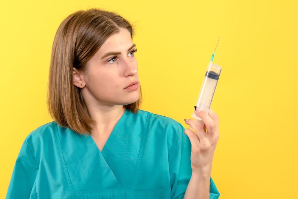 Strzykawka typu karpula – jaką wybrać i jak używać? Wszystko o aspiracji